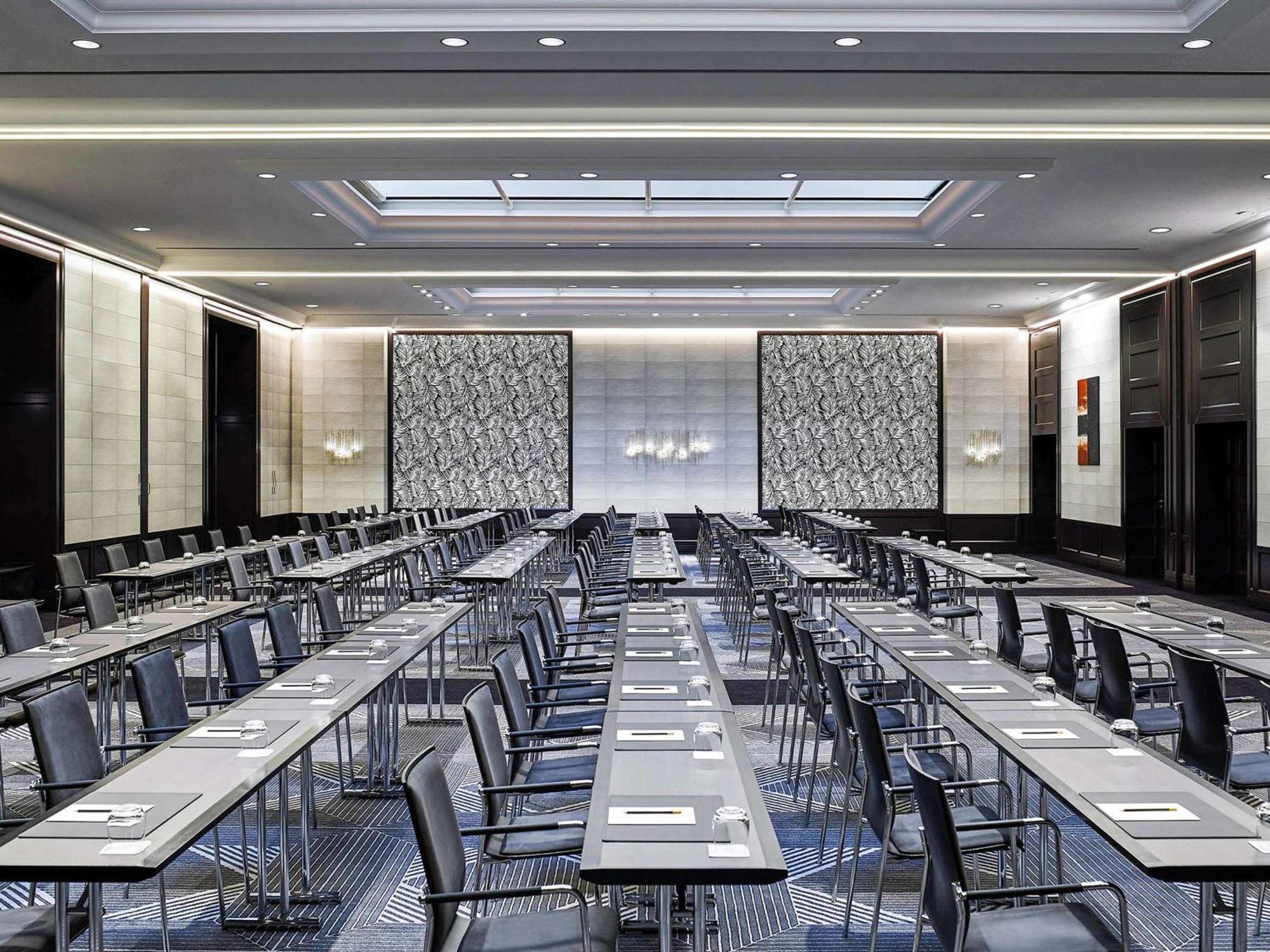 Sofitel Frankfurt Opera Hotel Frankfurt am Main Eksteriør billede The ballroom