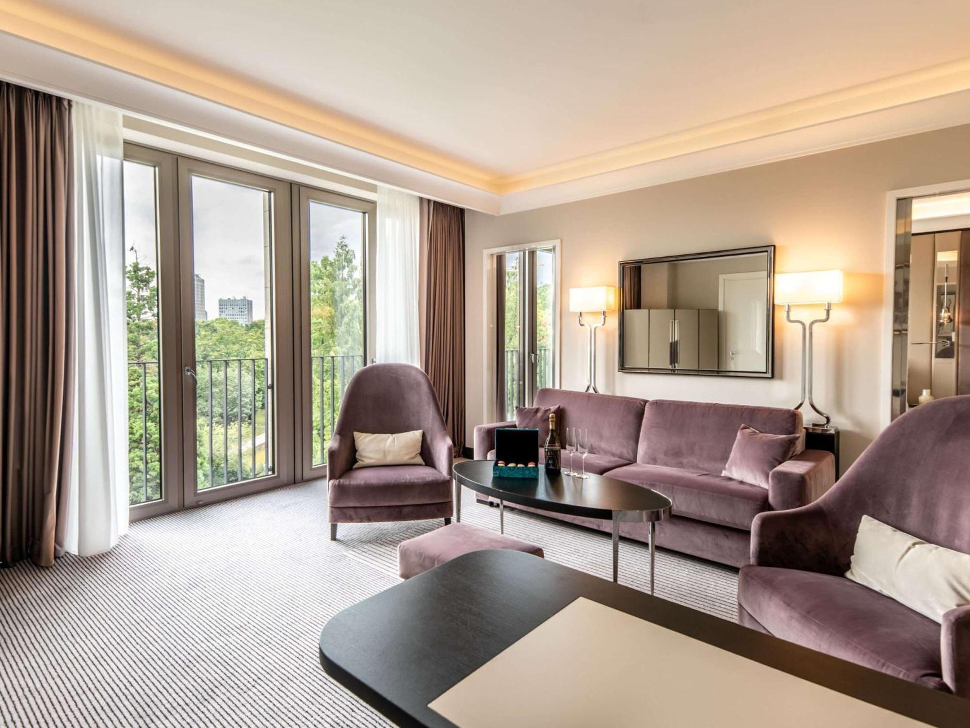 Sofitel Frankfurt Opera Hotel Frankfurt am Main Eksteriør billede Suite at the InterContinental Paris Le Grand