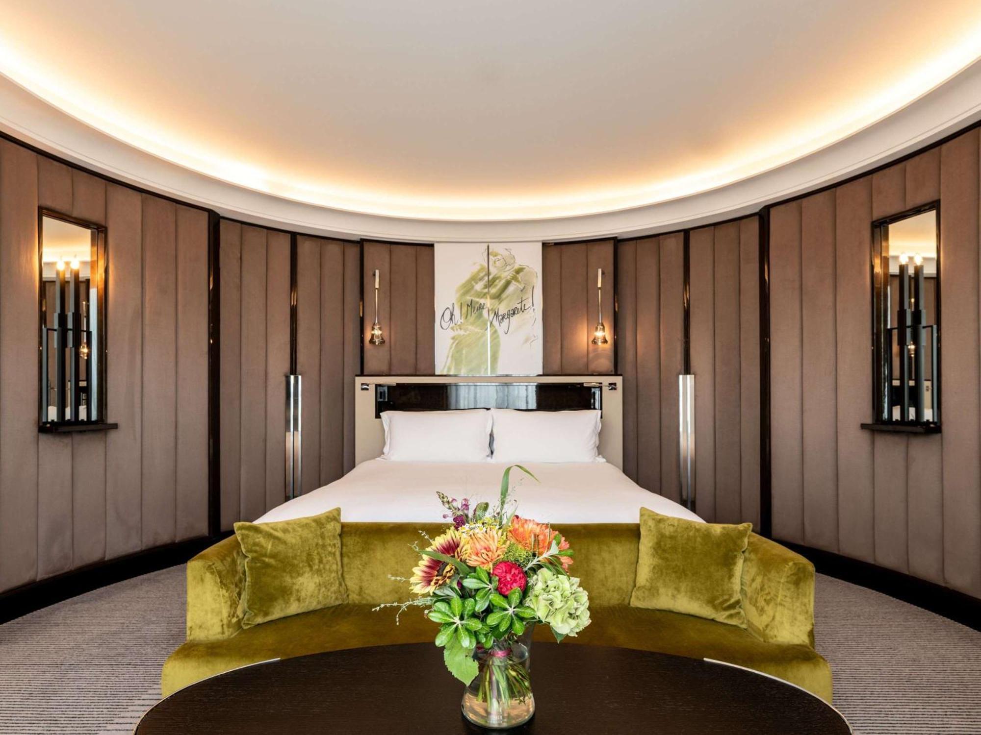 Sofitel Frankfurt Opera Hotel Frankfurt am Main Eksteriør billede The bedroom of the Presidential Suite