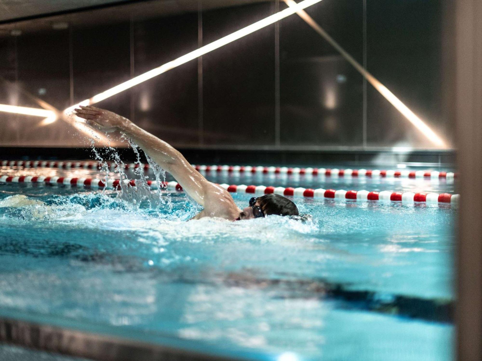 Sofitel Frankfurt Opera Hotel Frankfurt am Main Eksteriør billede Swimming at the University of Bath